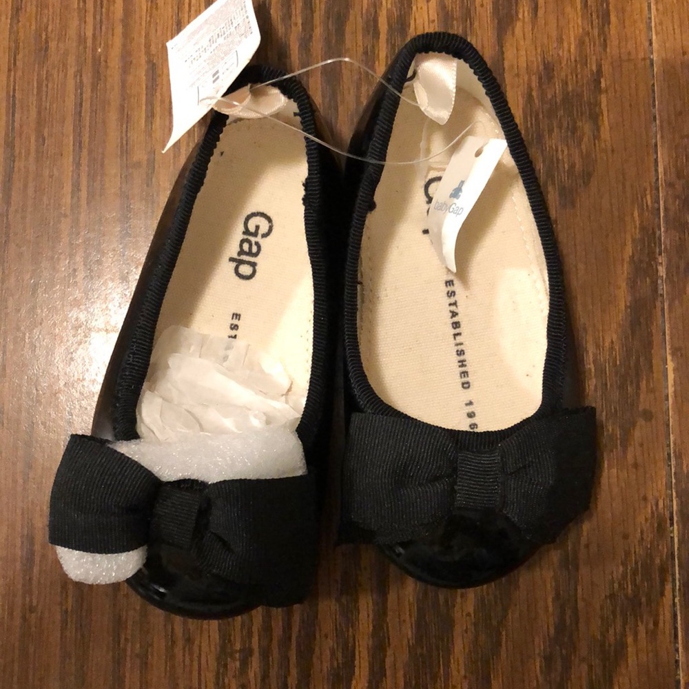 Gap Baby Girl Patent Leather Shoes Size 5